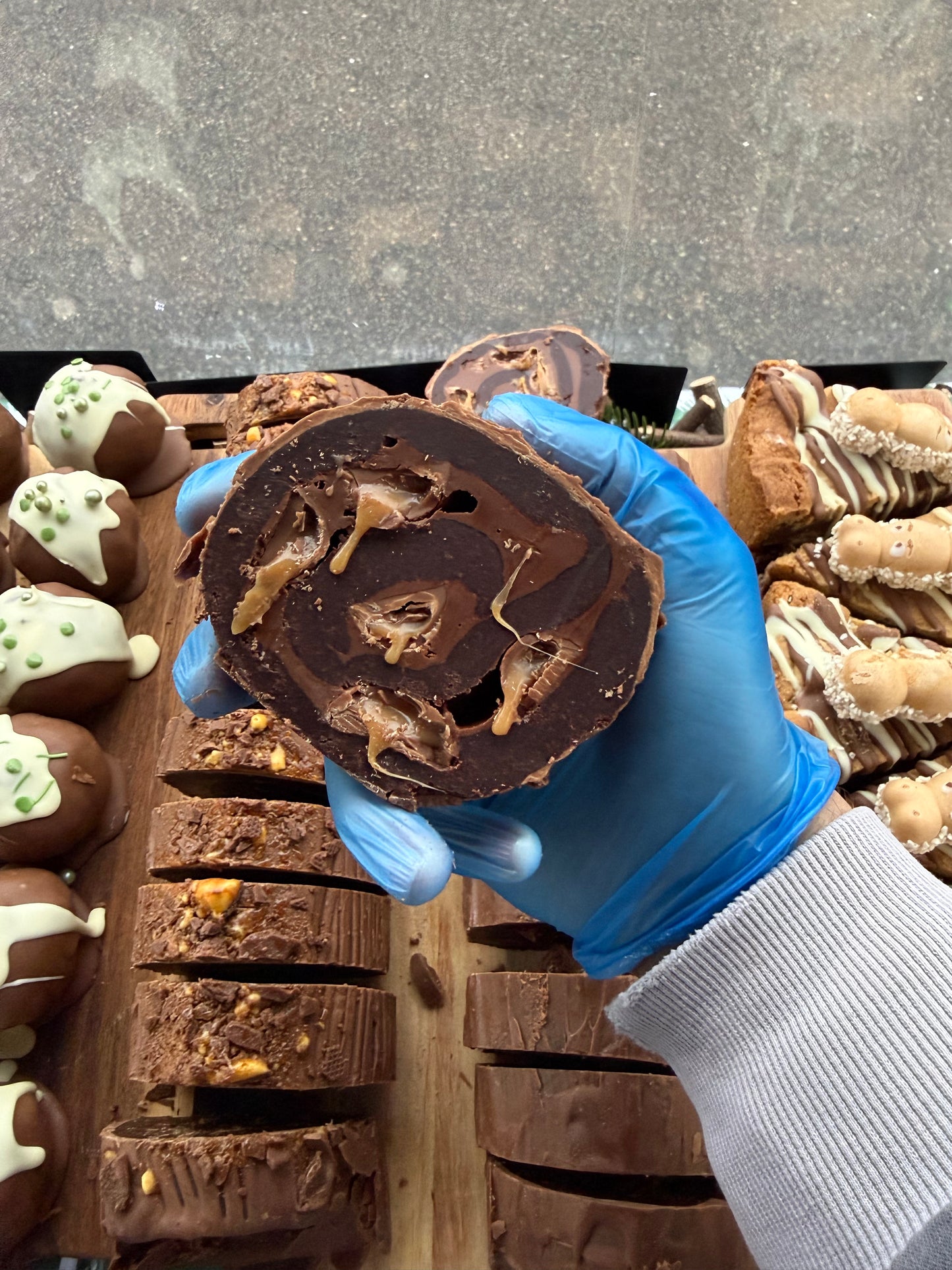 Galaxy Smooth Caramel Brownie Roll