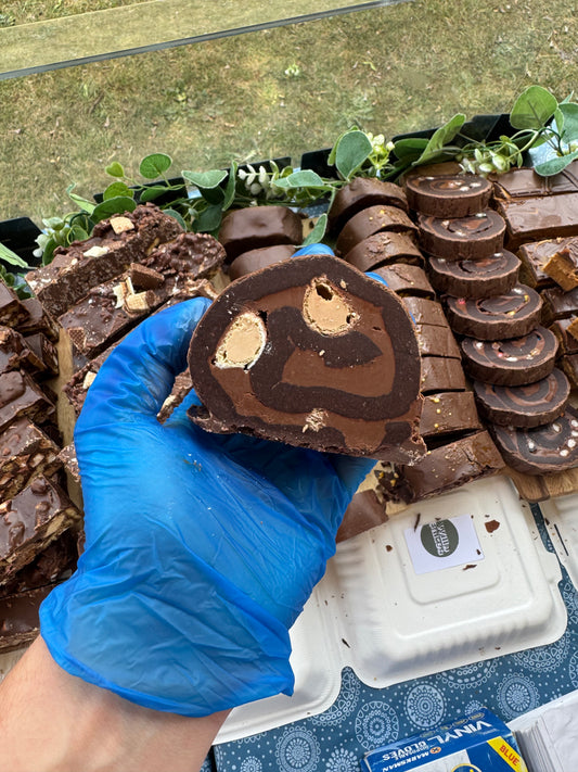 Kinder Bueno Brownie Roll 12"